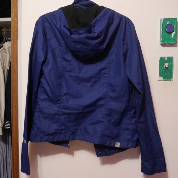 Bench windbreaker/ raincoat - Picture 2 of 3